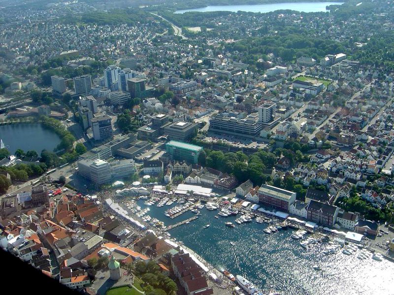 Fil:Stavanger Sentrum-Airphoto-modf.jpg