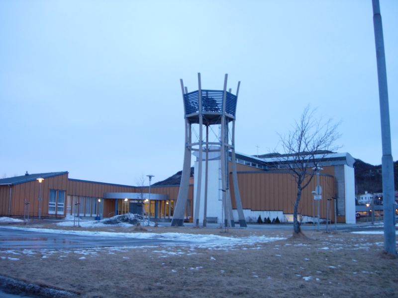 Fil:Rønvik kirke.jpg