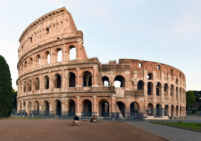 Fil:Colosseo 2020.jpg
